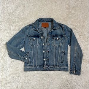 🩵✨Light washed Jean jacket✨🩵